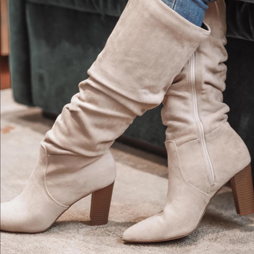 Beige boots